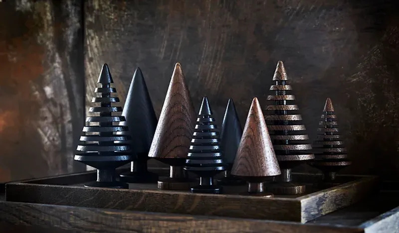 The Oak Men Small Tree, Solid Dark Oak